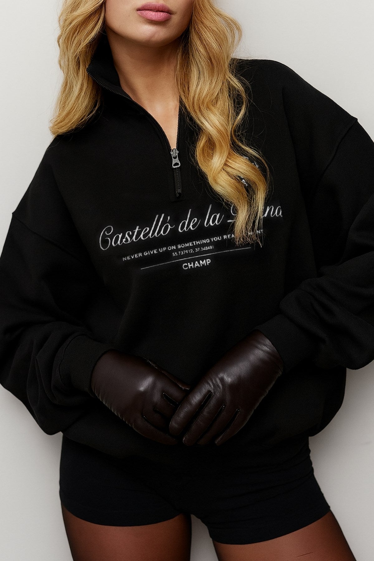 Kadın Siyah Castelló de la Plana Yazılı Fermuarlı Yarım Balıkçı Yaka Oversize Sweatshirt – Şehir ve Spor Stil