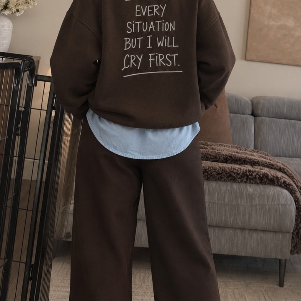 Kadın Relaxed Fit Sweatshirt Cry First Baskılı Kahverengi – Bisiklet Yaka, 3 İplik Şardonsuz