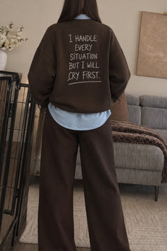 Kadın Relaxed Fit Sweatshirt Cry First Baskılı Kahverengi – Bisiklet Yaka, 3 İplik Şardonsuz