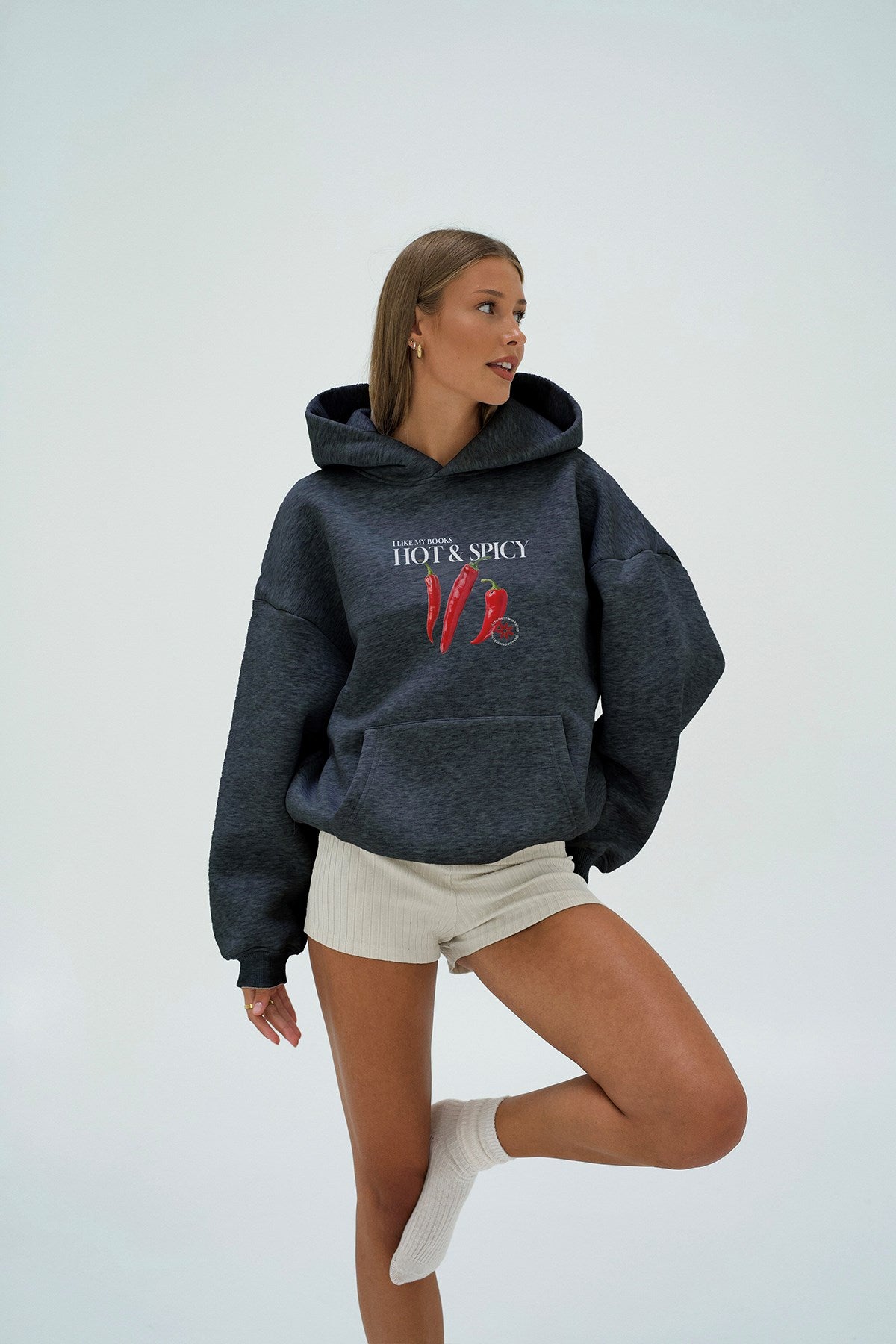 Kadın Oversize Sweatshirt Hoodie Hot & Spicy Baskılı Füme Melanj – Kapüşonlu, 3 İplik Şardonlu Polar
