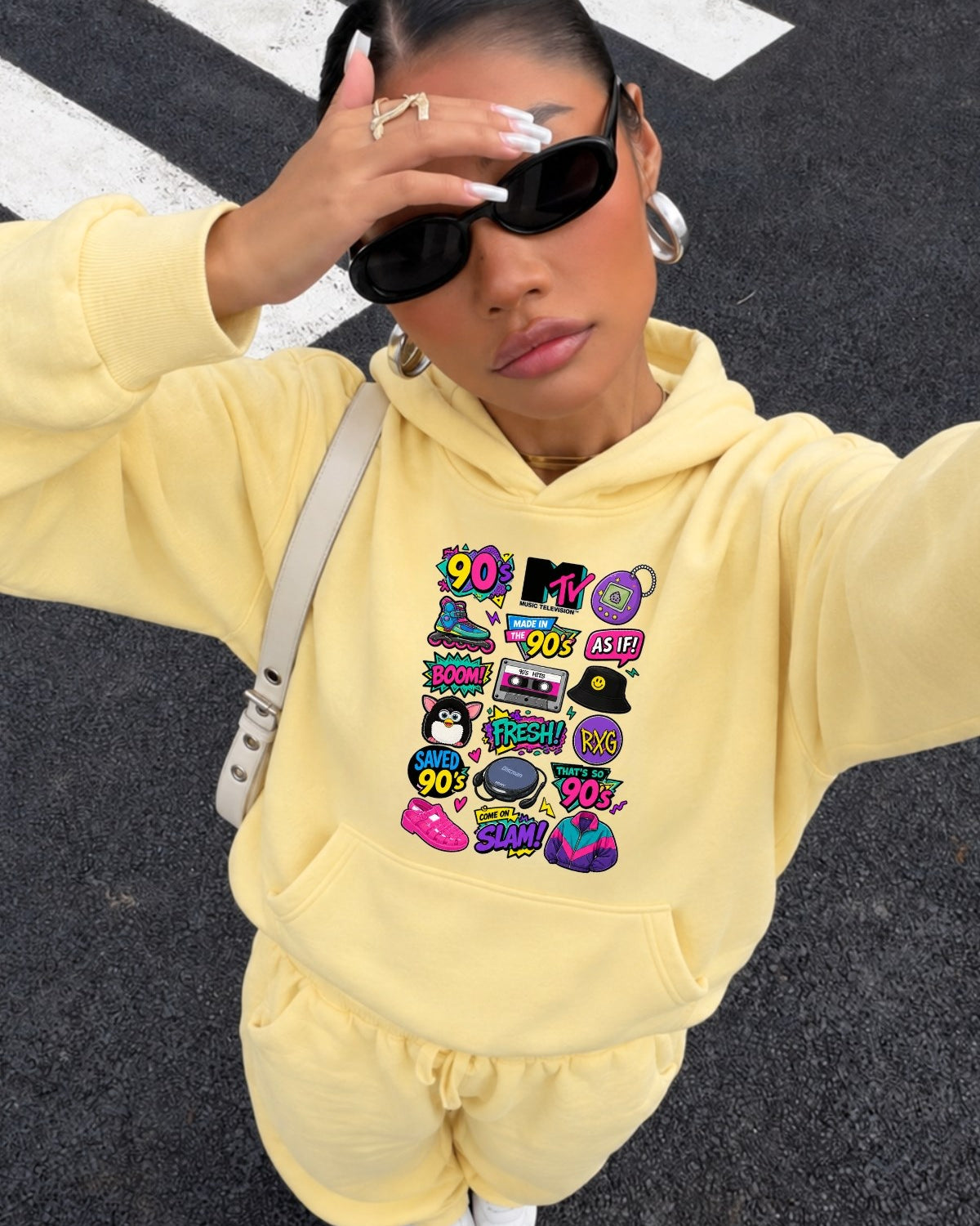 Kadın Oversize Hoodie Sweatshirt 90s Pop Patch Baskılı Sarı – Kapüşonlu, Kanguru Cepli, 3 İplik