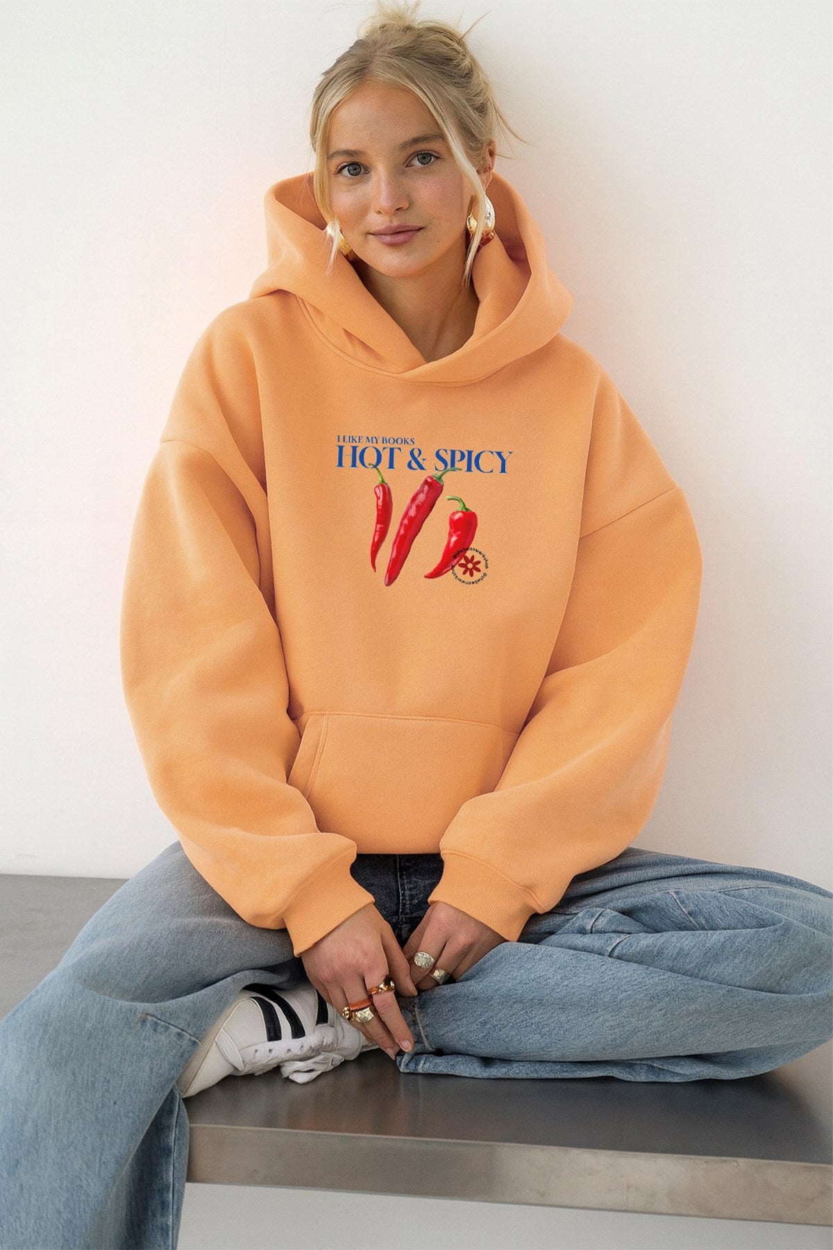 Kadın Oversize Sweatshirt Hoodie Hot & Spicy Baskılı Turuncu – Kapüşonlu, 3 İplik Şardonlu Polar
