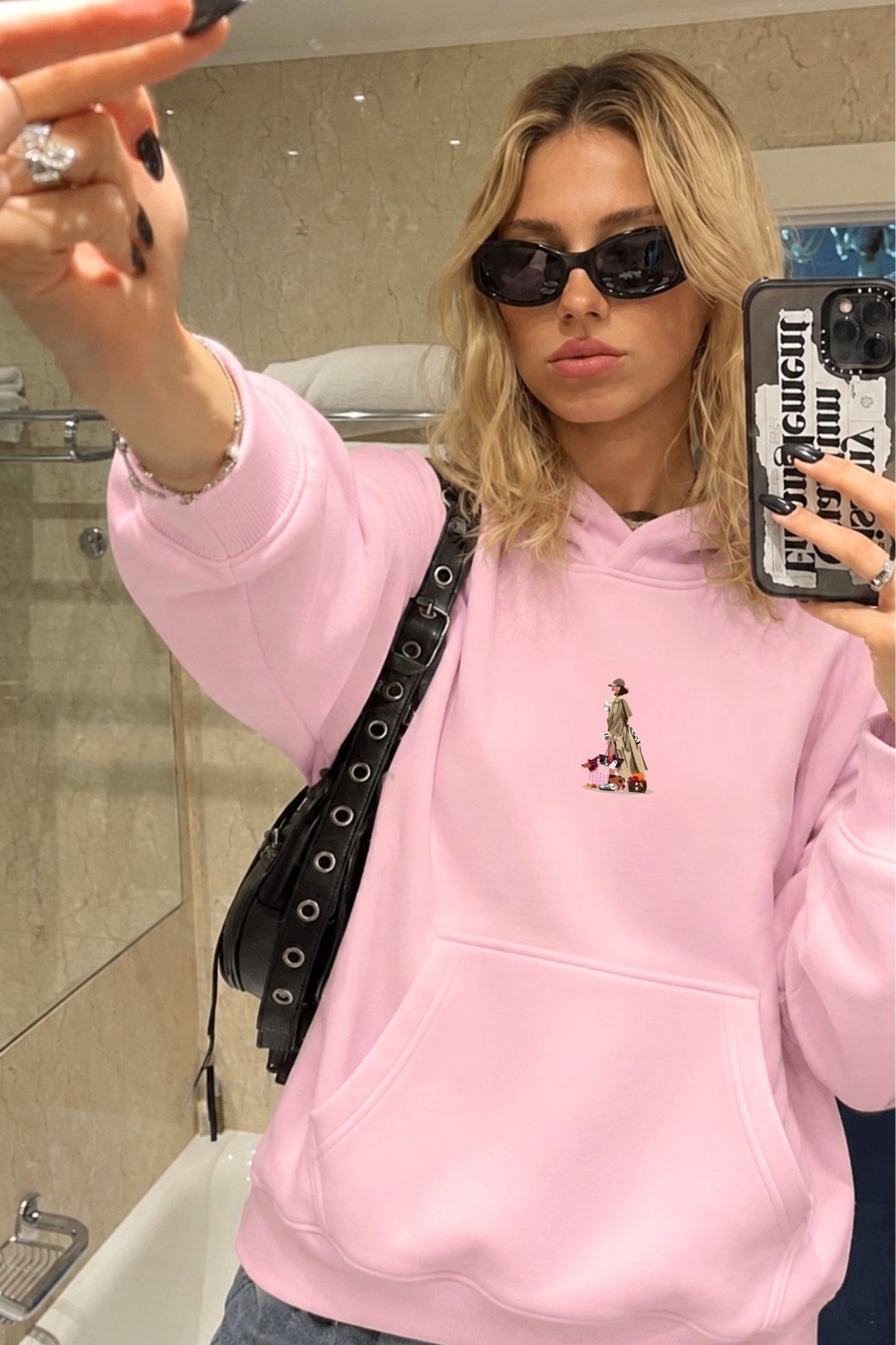 Kadın Oversize Hoodie City Walk Baskılı Pembe – Kapüşonlu, Kanguru Cepli, 3 İplik Polar