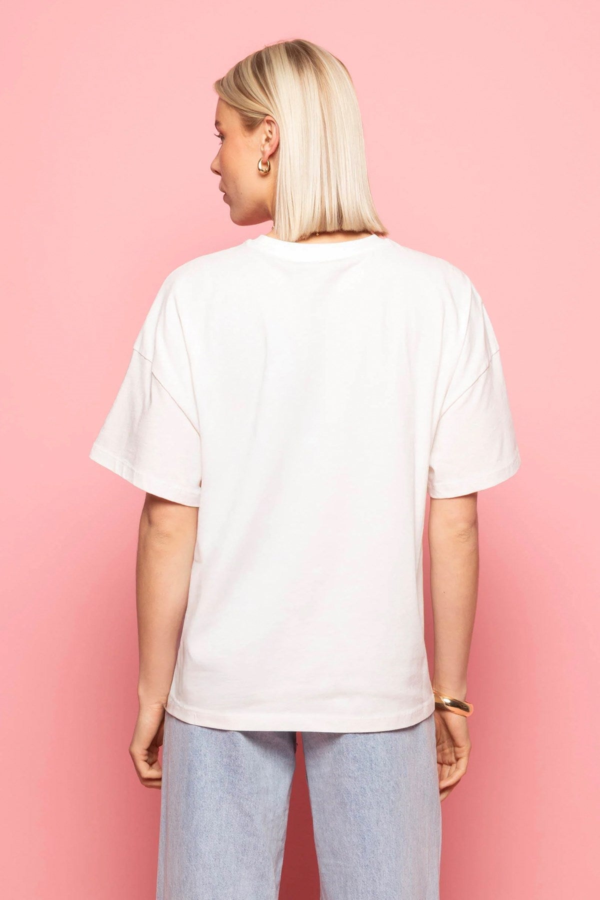 Kadın Oversize Tişört Sea Shell Lover Baskılı Beyaz – Bisiklet Yaka, %100 Pamuk Compact Süprem 24/1