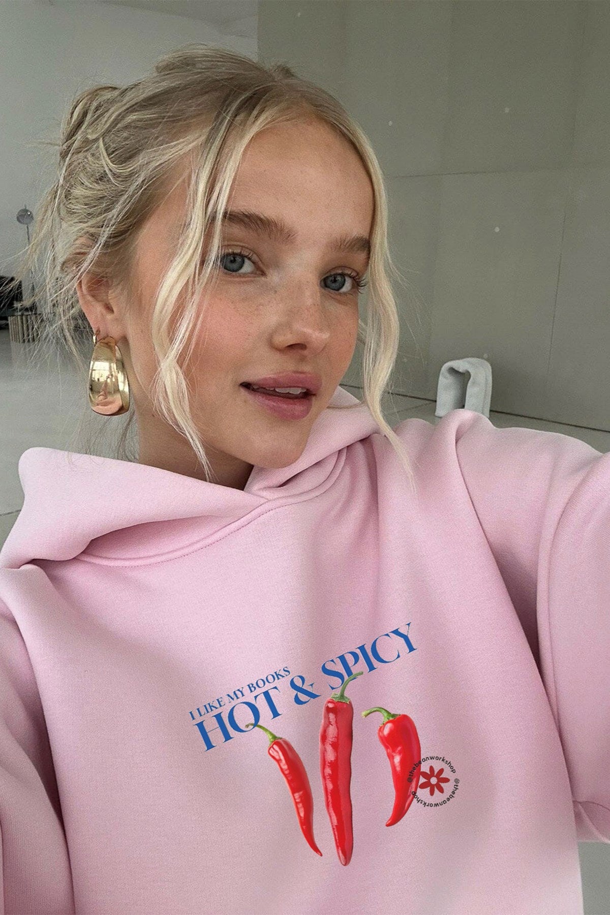 Kadın Oversize Sweatshirt Hoodie Hot & Spicy Baskılı Pembe – Kapüşonlu, 3 İplik Şardonlu Polar