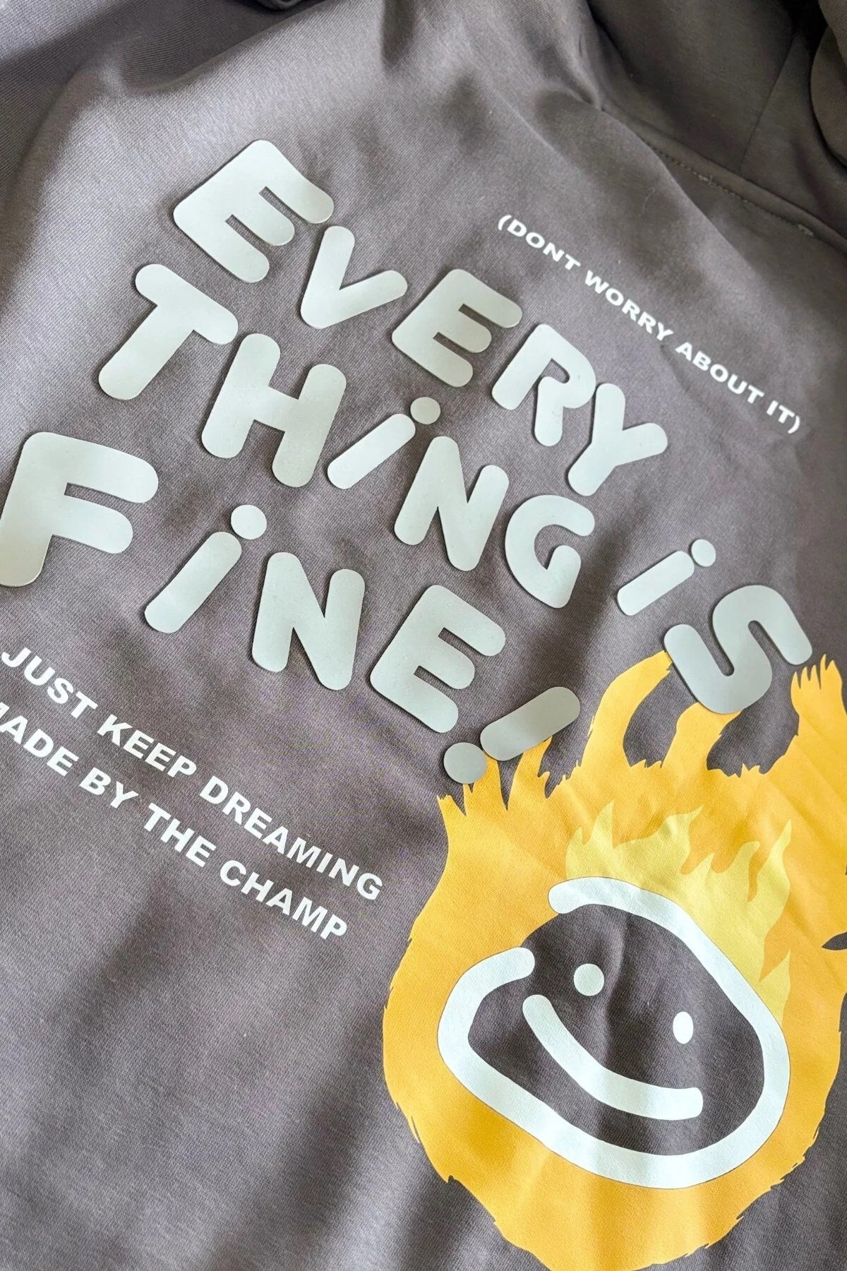  Every Thing Is Fine Baskılı Unisex Lacivert Kapüşonlu Sweatshirt – 3 İplik Şardonlu Kumaş