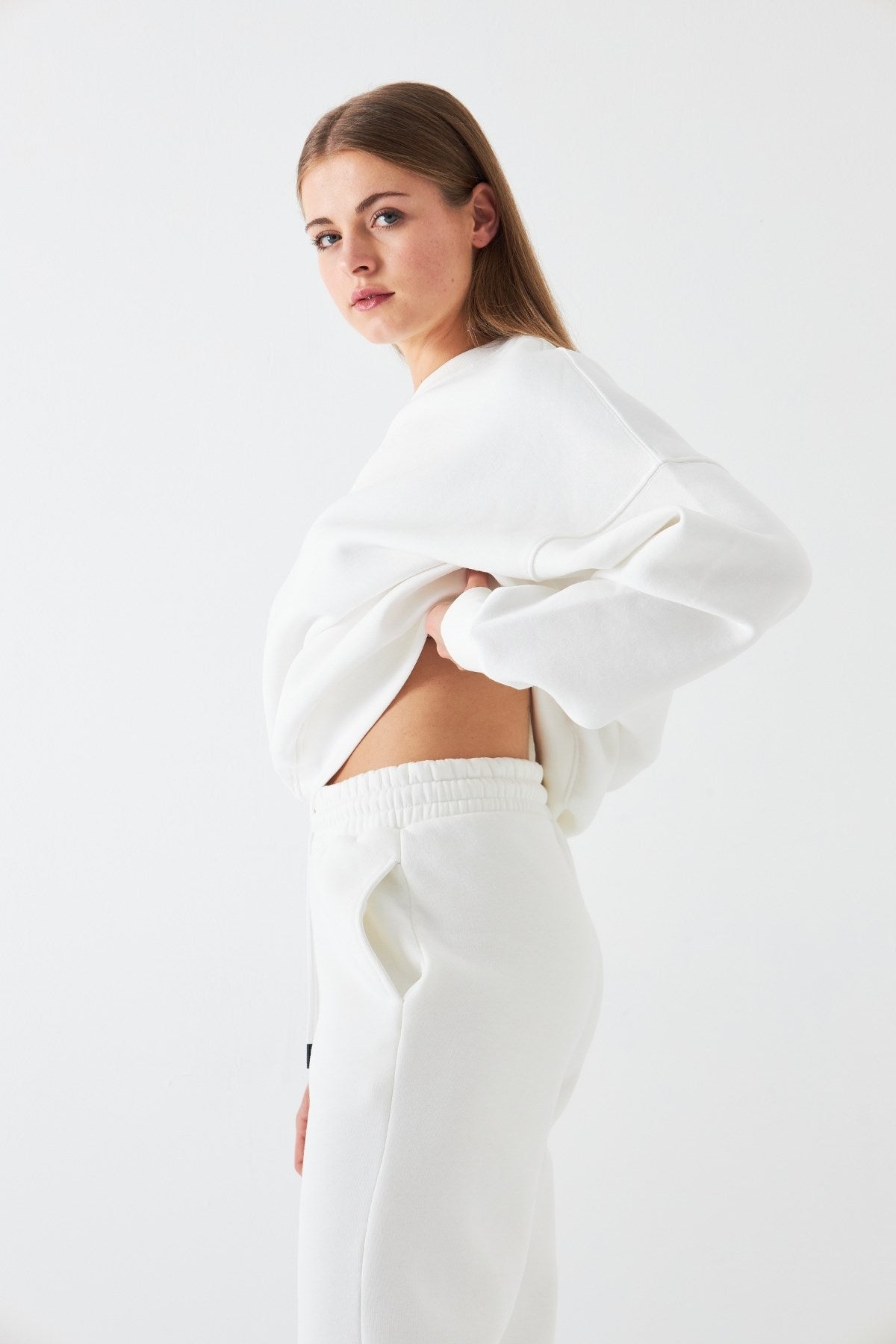Unisex Oversize Sweatshirt Basic Beyaz – Bisiklet Yaka, 3 İplik Şardonlu Polar