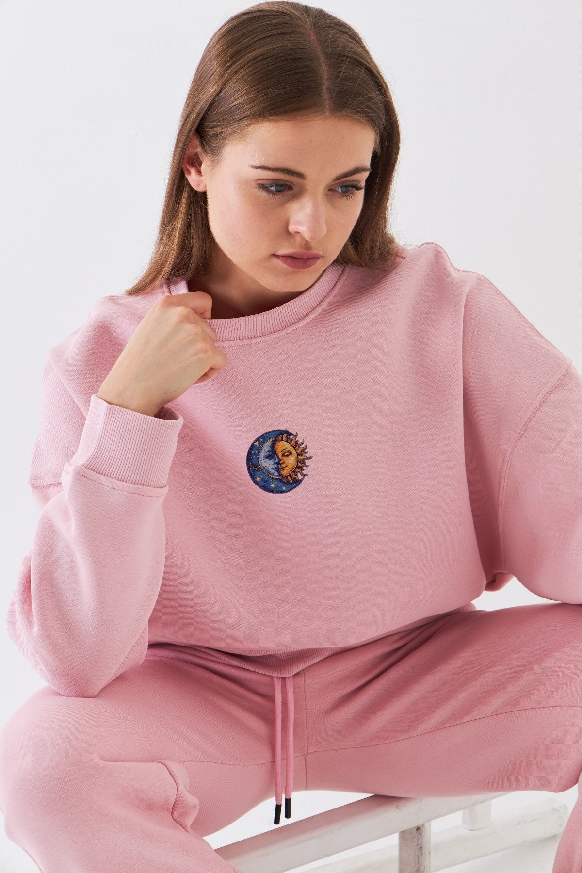 Kadın Oversize Sweatshirt Sun & Moon Baskılı Pembe – Bisiklet Yaka, 3 İplik Şardonlu Polar