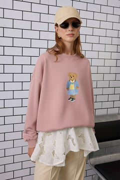 Kadın Oversize Sweatshirt Preppy Girl Bear Baskılı Pembe – Bisiklet Yaka, 3 İplik Şardonlu Polar