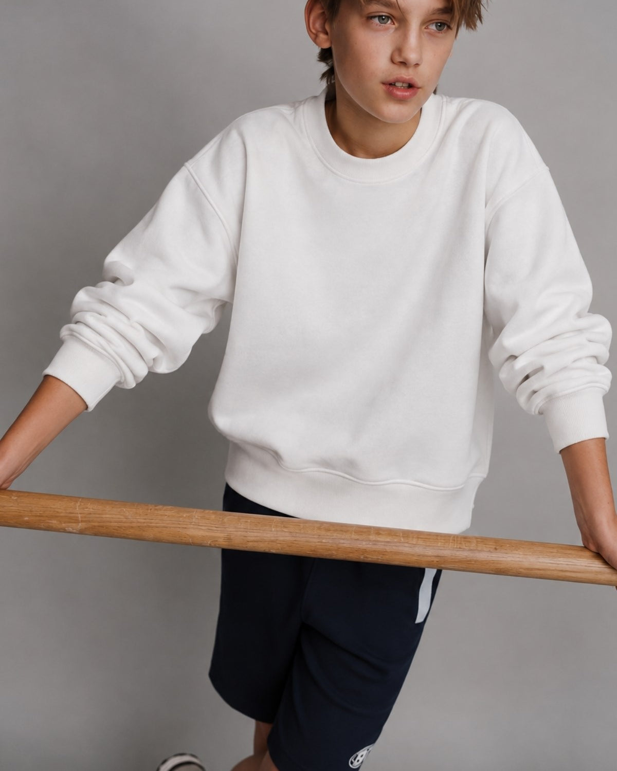 Erkek Çocuk Oversize Sweatshirt Basic Beyaz – Bisiklet yaka, 3 iplik şardonlu polar