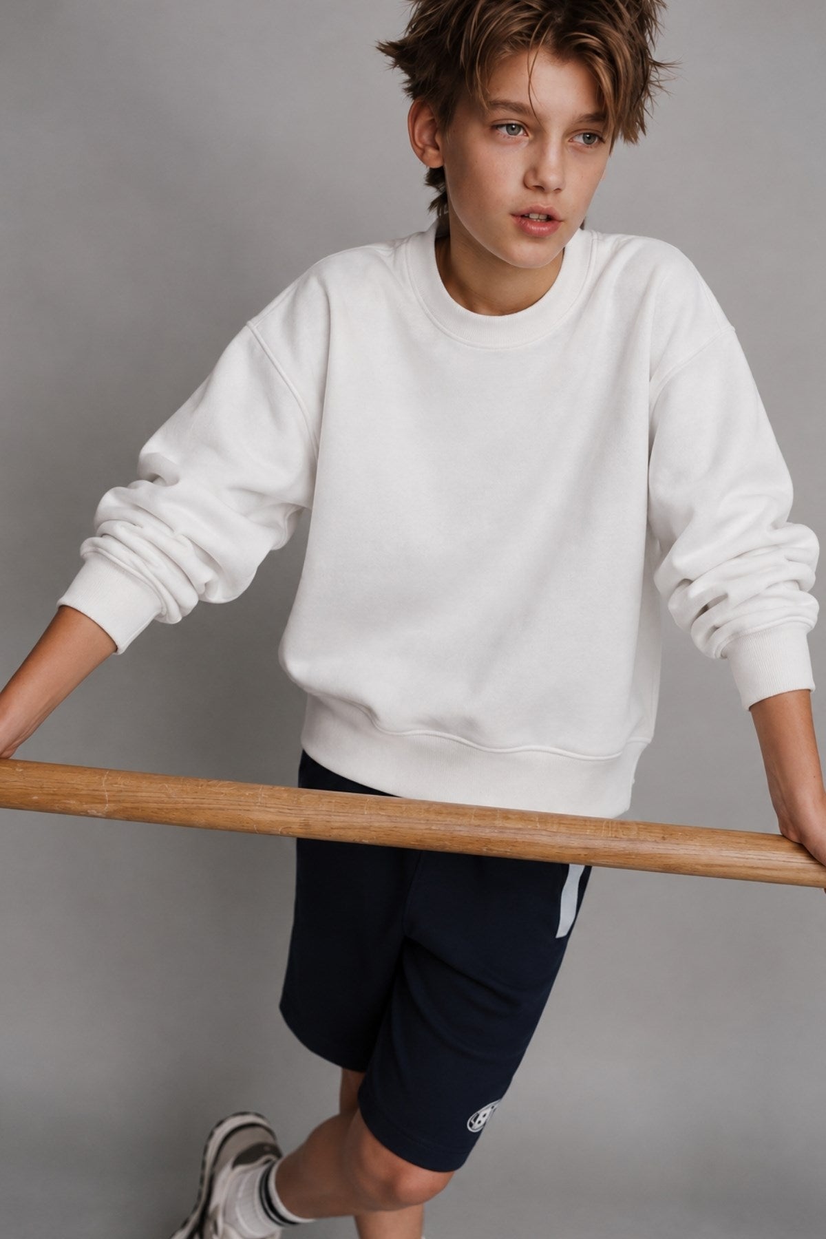 Erkek Çocuk Oversize Sweatshirt Basic Beyaz – Bisiklet yaka, 3 iplik şardonlu polar