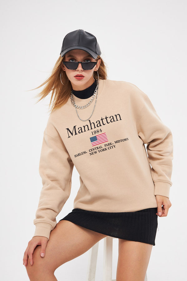 Bisiklet Yaka İçi Polar Manhattan 1984 Yazı Baskılı Bej Oversize Sweatshirt