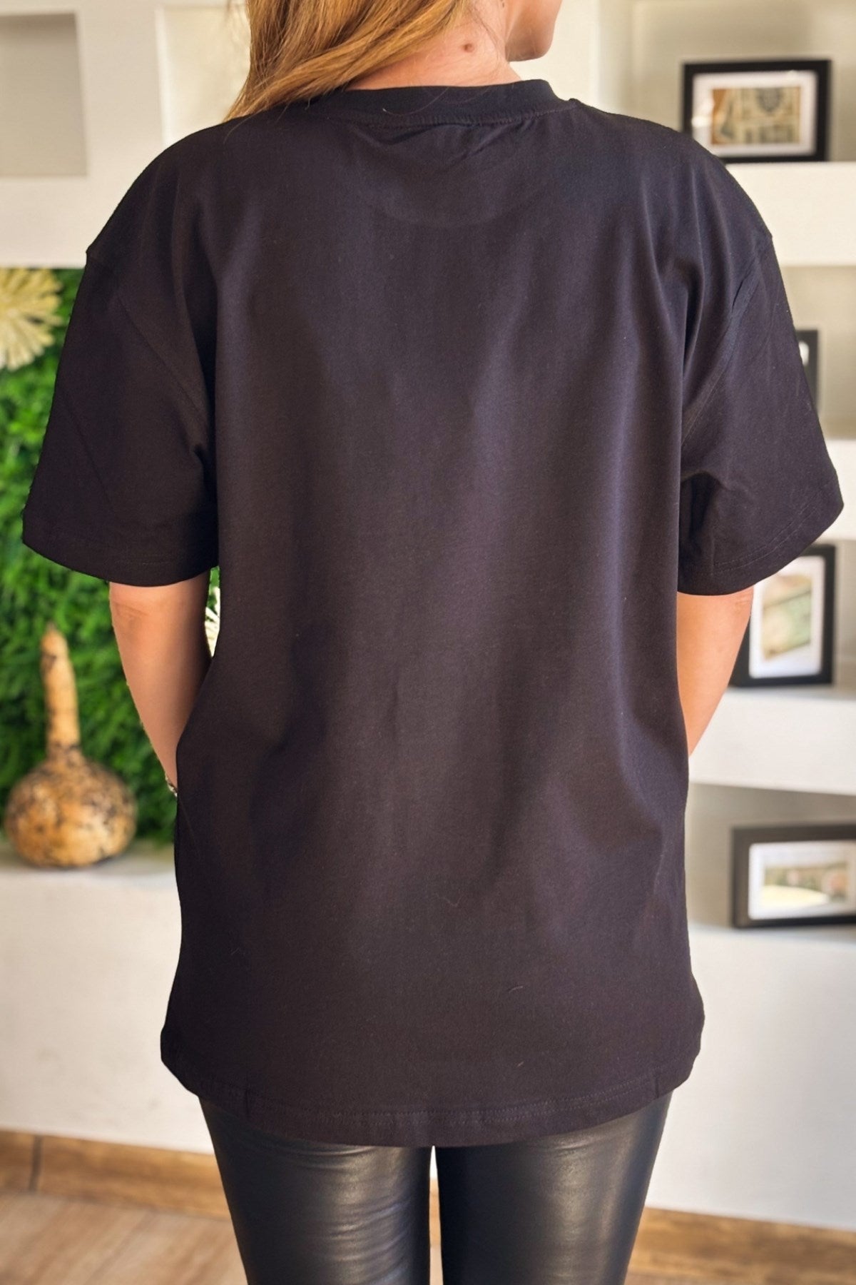 Kadın Siyah Oversize Tişört – Karakter İkili Baskılı Eğlenceli Tasarım