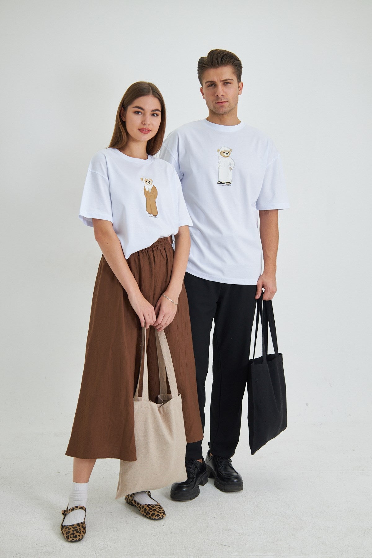 Unisex Special Edition Ayıcık Baskılı Beyaz Tişört Çift Kombini