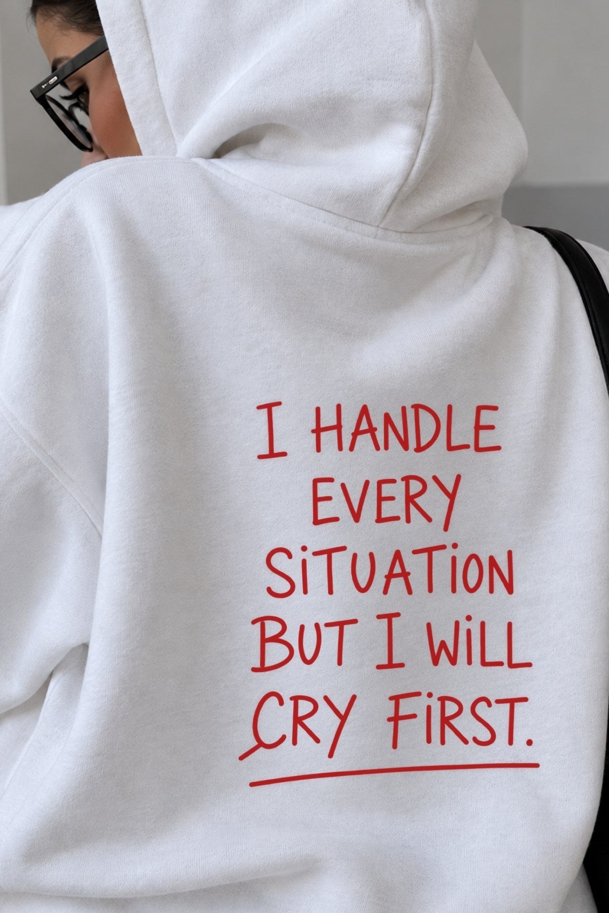 Kadın Oversize Hoodie Cry First Baskılı Beyaz – Kapüşonlu, Kanguru Cepli, 3 İplik Şardonlu Polar