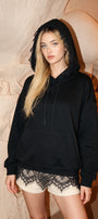 Kadın Oversize Hoodie Lace Muse Dantel Detaylı Siyah – Kapüşonlu, Bağcıklı, 3 İplik Şardonsuz