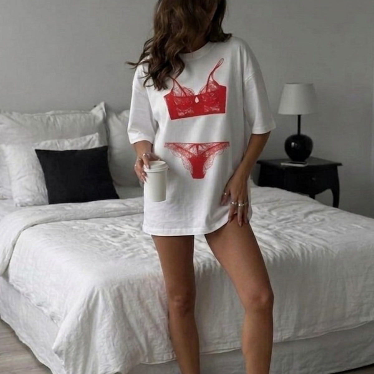 Kadın Double Oversize Rouge Intimates Baskılı Beyaz – Bisiklet Yaka, Rahat Kalıp, %100 Pamuk