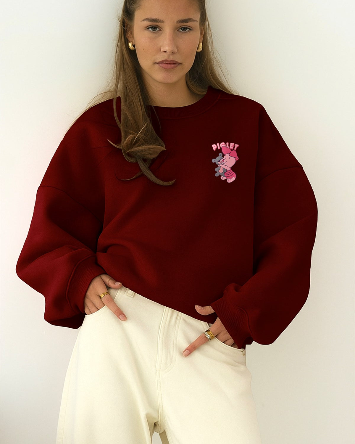 Kadın Oversize Sweatshirt Piglet Hugs Baskılı Bordo – Bisiklet Yaka, 3 İplik Şardonlu Polar