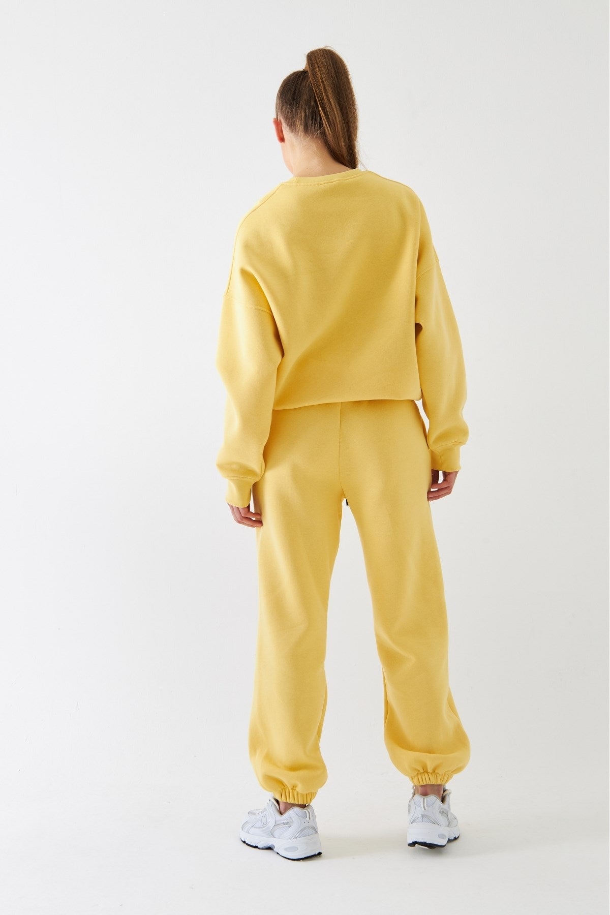 Unisex Oversize Eşofman Takımı Basic Sarı – Bisiklet Yaka, Lastikli Paça, 3 İplik Şardonlu Polar