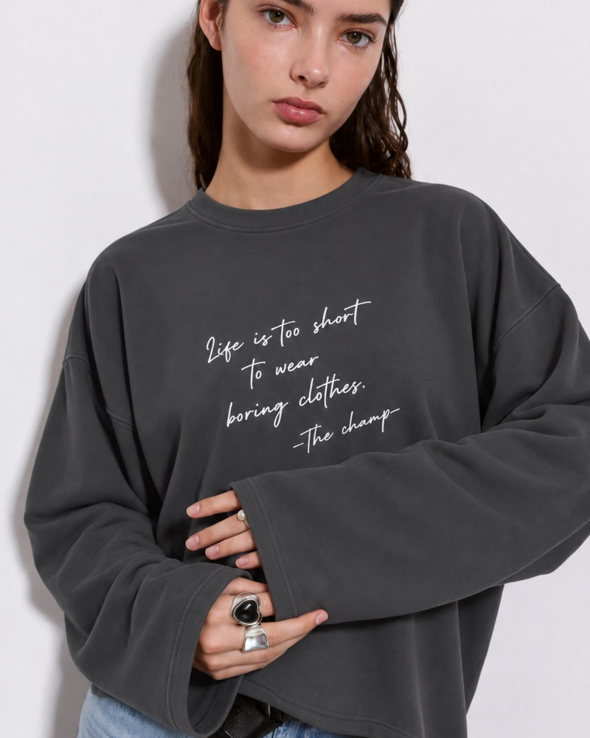 Kadın Relaxed Fit Sweatshirt Life Is Too Short Baskılı Füme – Bisiklet Yaka, 3 İplik Şardonsuz