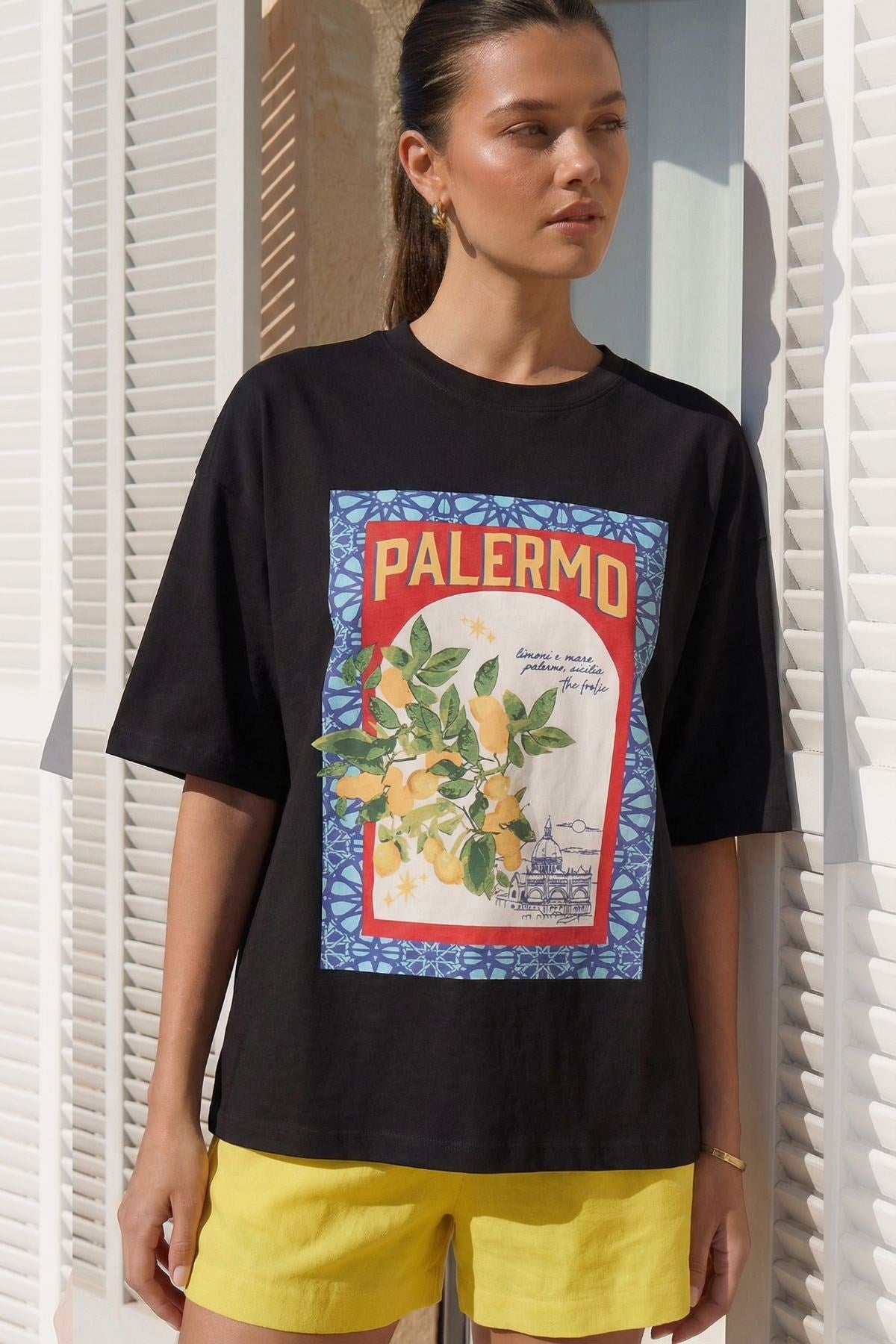 Kadın Oversize Tişört Palermo Lemon Baskılı Siyah – Bisiklet Yaka, Rahat Kalıp, %100 Pamuk