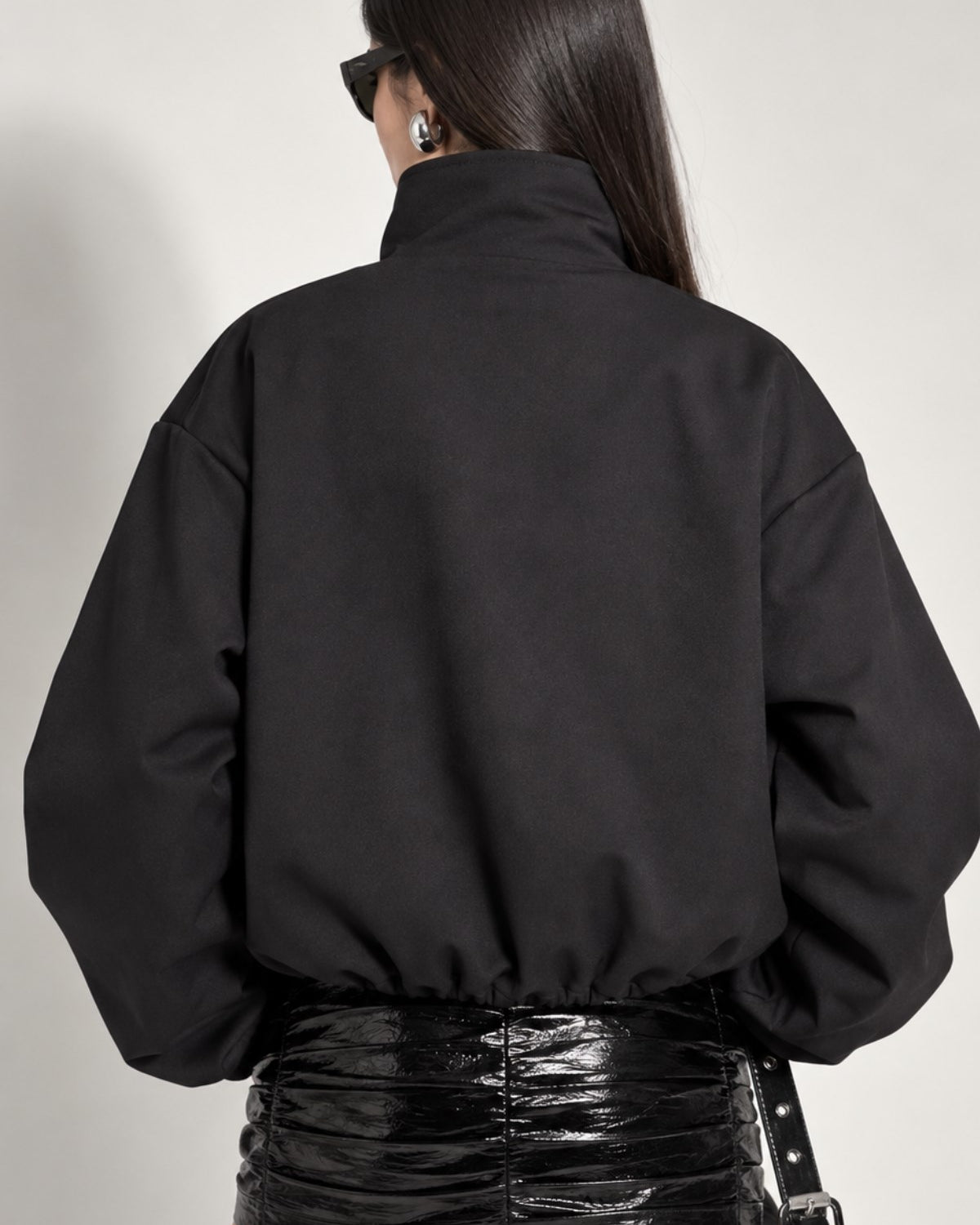 Kadın Vanta Oversize Bomber Ceket Siyah – Dik Yaka, Tam Fermuarlı, Gizli Cepli, Elastik Belli