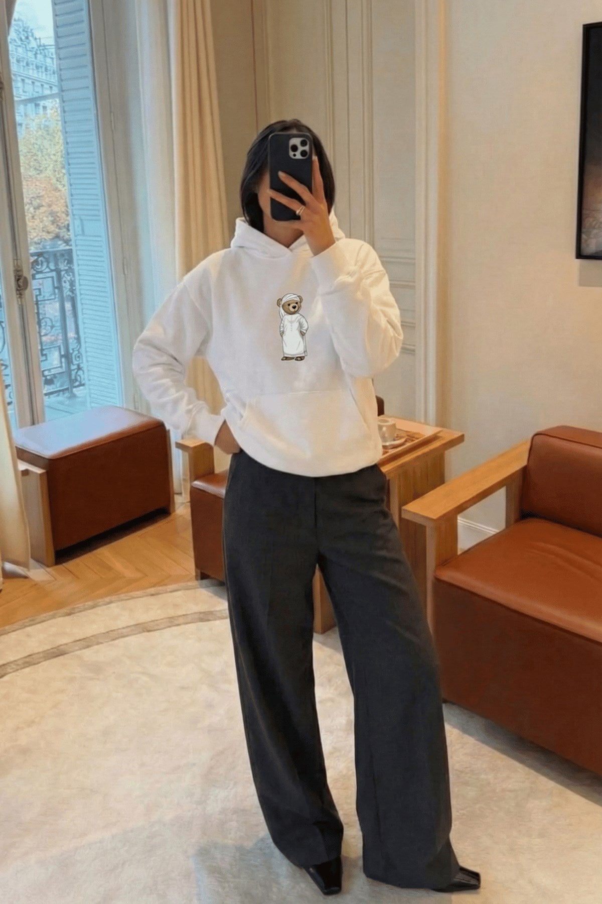 sKadın Oversize Sweatshirt Hoodie Emirati Bear Beyaz – Kapüşonlu, 3 İplik Polar, Kanguru Cepli