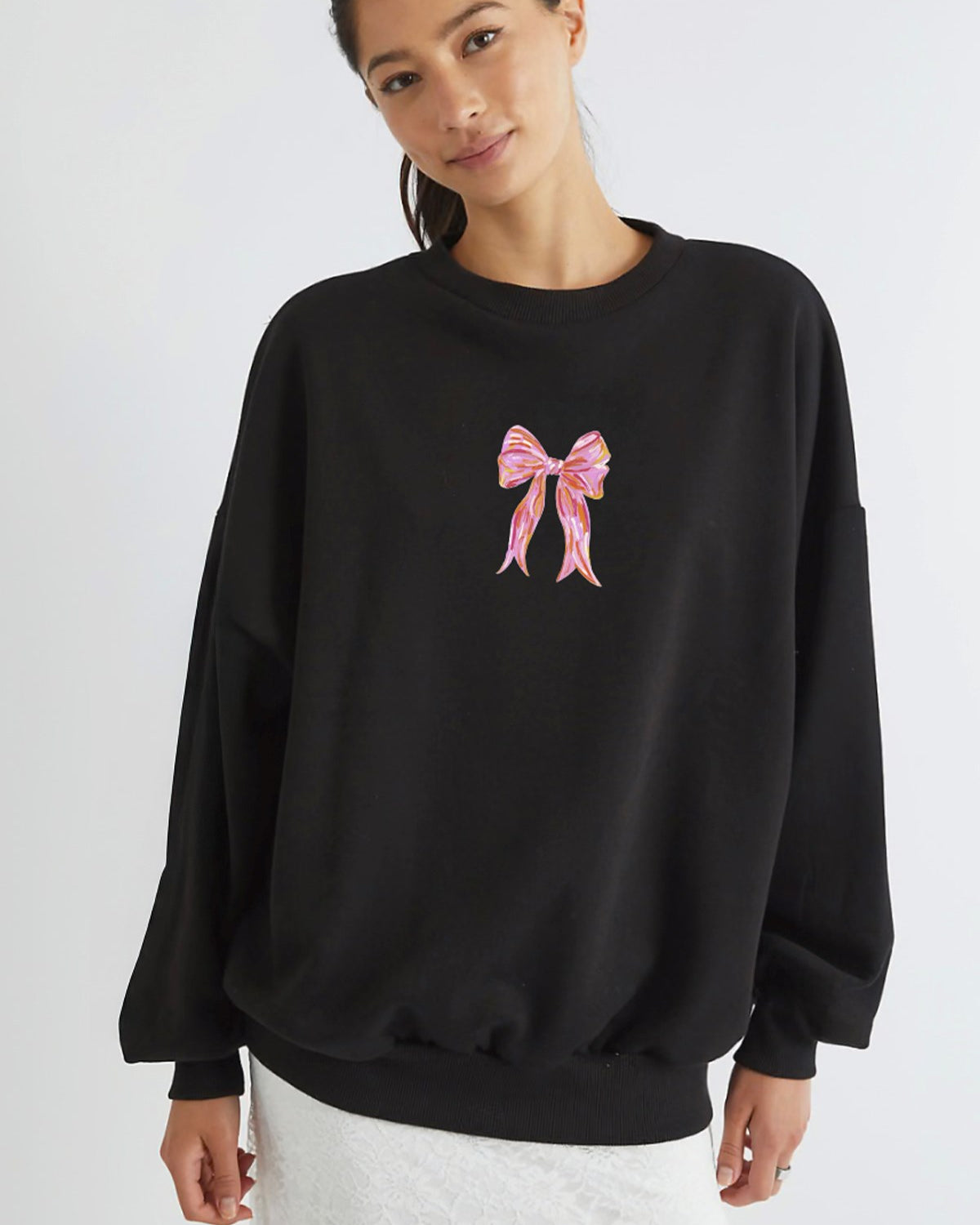 Kadın Oversize Sweatshirt Pembe Kurdele Baskılı Siyah – Bisiklet Yaka, 3 İplik Şardonlu Polar