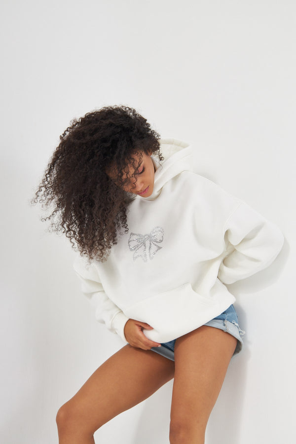 Fiyonk Desen Taş Baskılı Kapüşonlu İçi Polar Oversize Beyaz Sweatshirt