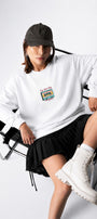 Kadın Oversize Sweatshirt Retro Kaset Baskılı Beyaz – Bisiklet Yaka, 3 İplik Şardonlu Polar