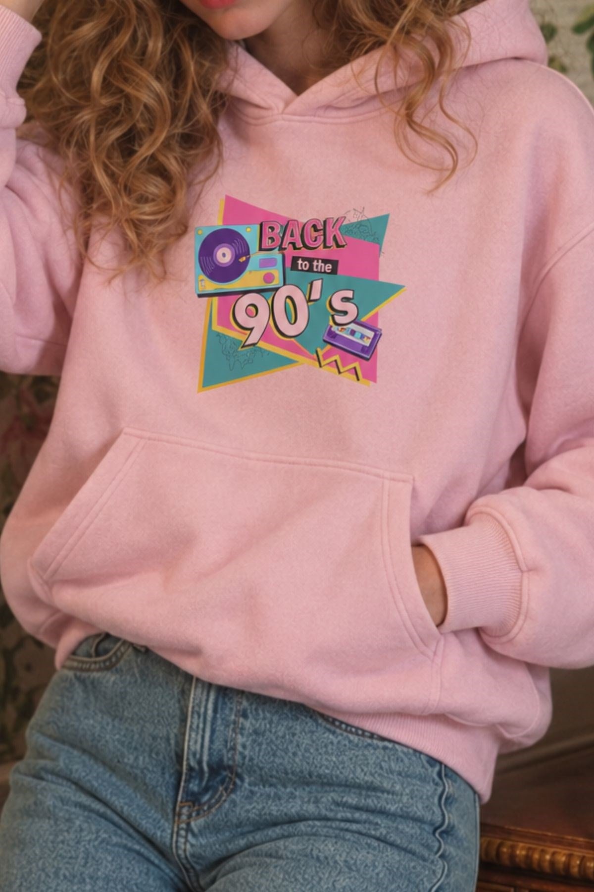 Kadın Oversize Hoodie Back To The 90’s Baskılı Pembe - Kapüşonlu, Kanguru Cepli, 3 İplik Polar