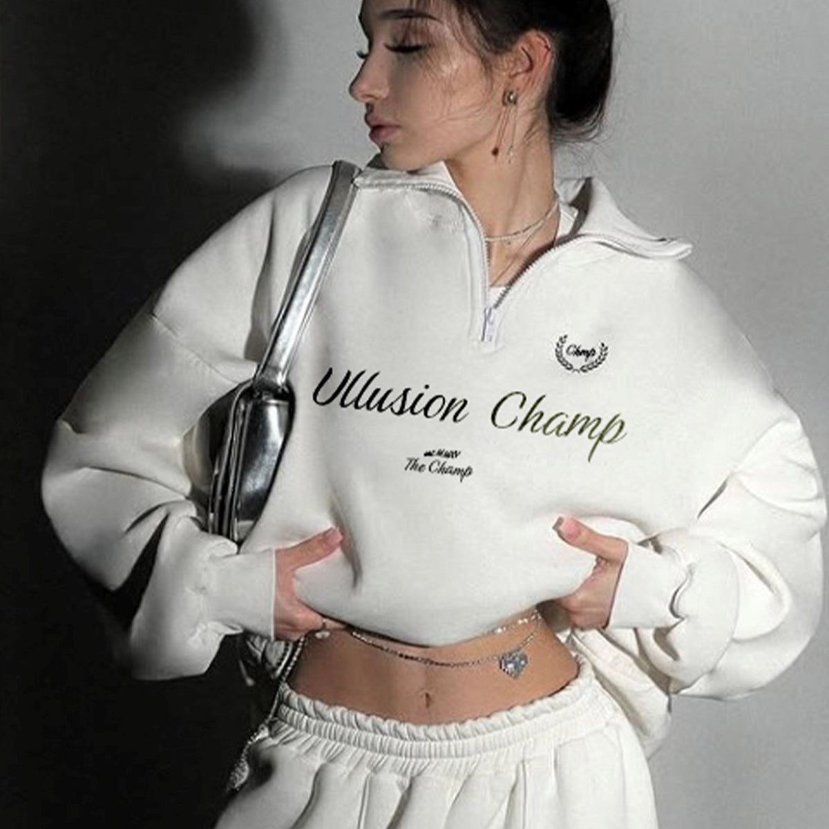 Kadın Oversize Sweatshirt Illusion Champ Baskılı Beyaz – Yarım Fermuarlı, 3 İplik Şardonlu Polar