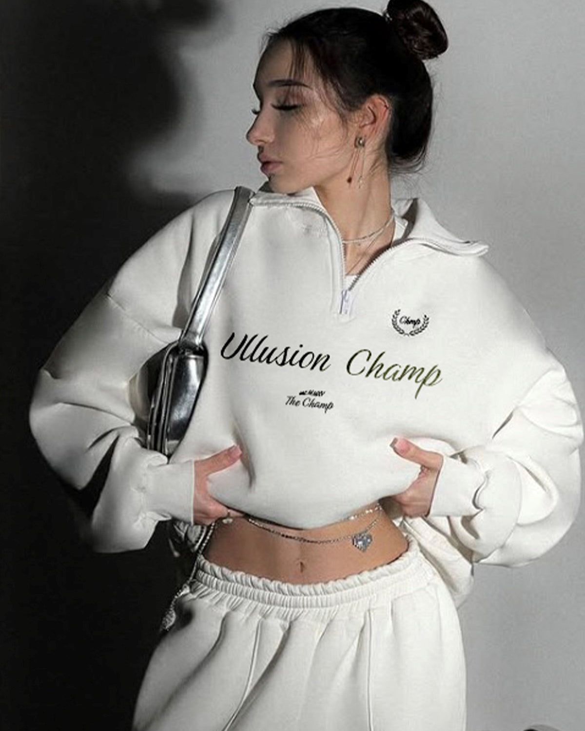 Kadın Oversize Sweatshirt Illusion Champ Baskılı Beyaz – Yarım Fermuarlı, 3 İplik Şardonlu Polar
