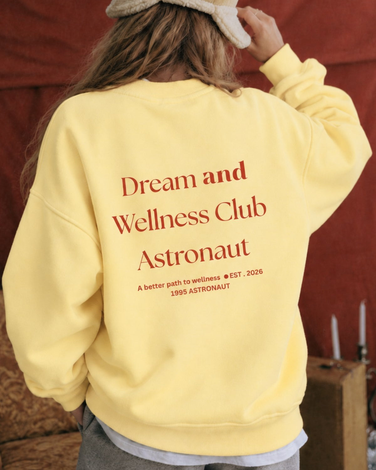 Kadın Oversize Sweatshirt Wellness Baskılı Sarı – Bisiklet Yaka, 3 İplik Şardonlu Polar, Düşük Omuz