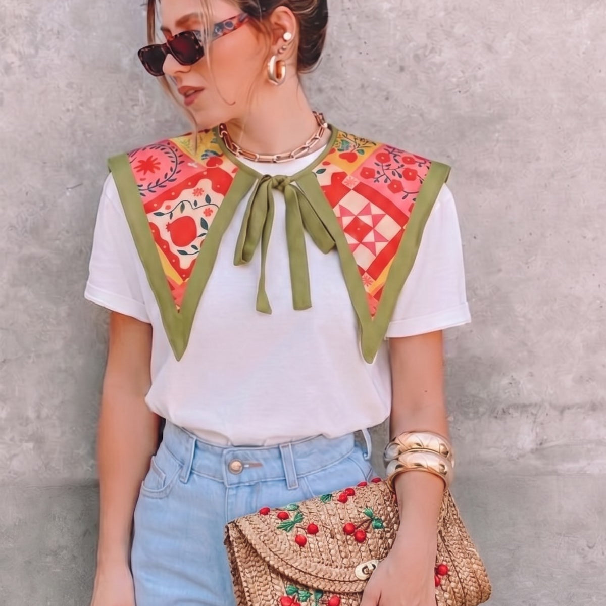 Kadın Oversize Tişört Anatolia Bloom Şal Yaka Aksesuarlı Beyaz – Rahat Kalıp, %100 Pamuk