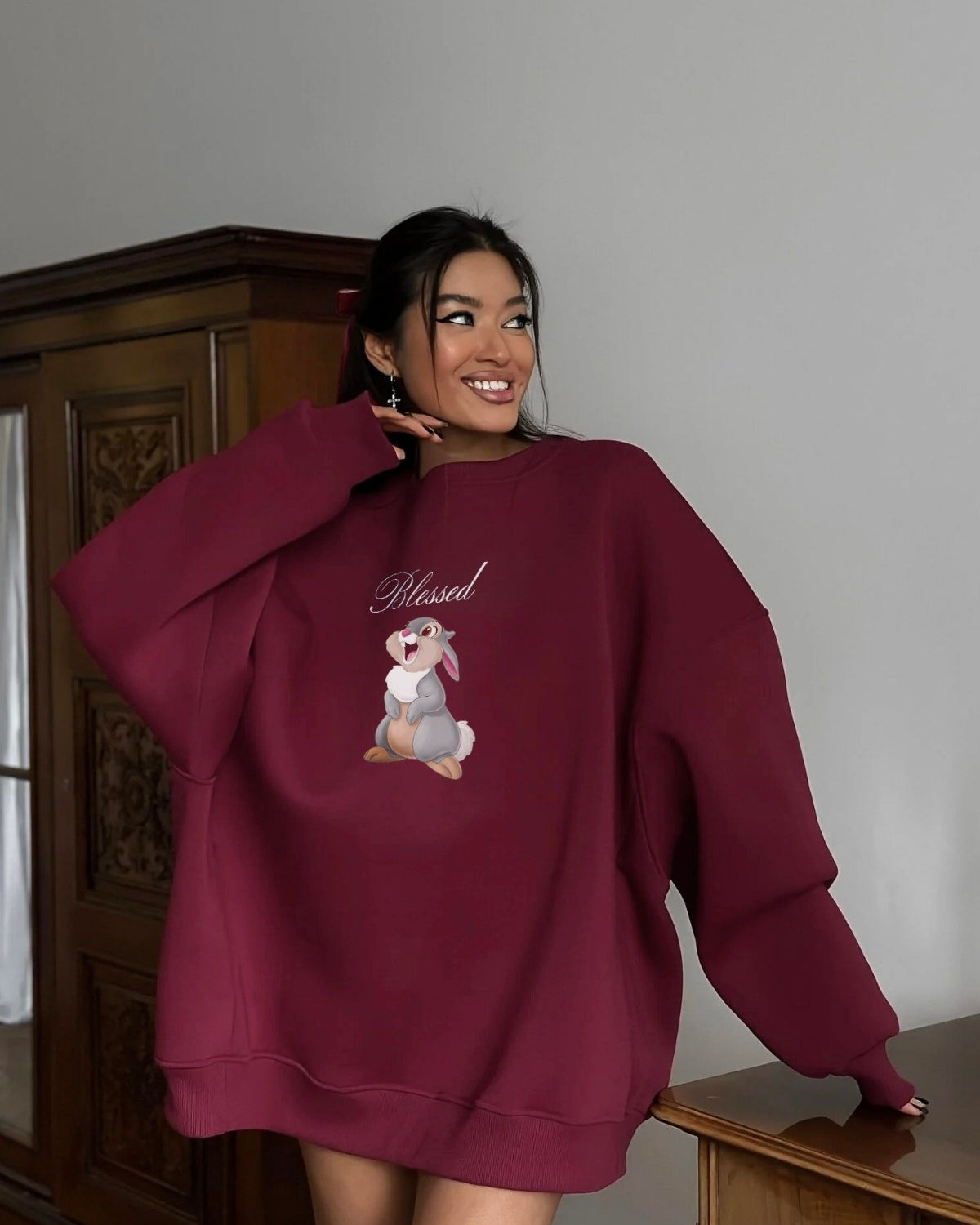 Kadın Oversize Sweatshirt Elbise Blessed Bunny Baskılı Bordo – Bisiklet Yaka, 3 İplik Şardonlu Polar