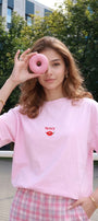 Kadın Oversize Tişört Spicy Lips Baskılı Pembe – Bisiklet Yaka, Rahat Kalıp, %100 Pamuk