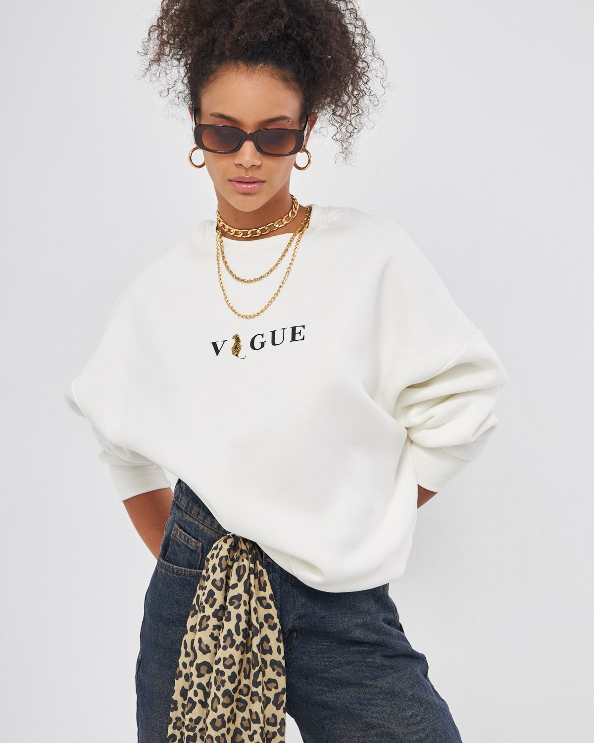 Vogue Yazı Baskılı Bisiklet Yaka İçi Polar Oversize Kesim Unisex Beyaz Sweatshirt