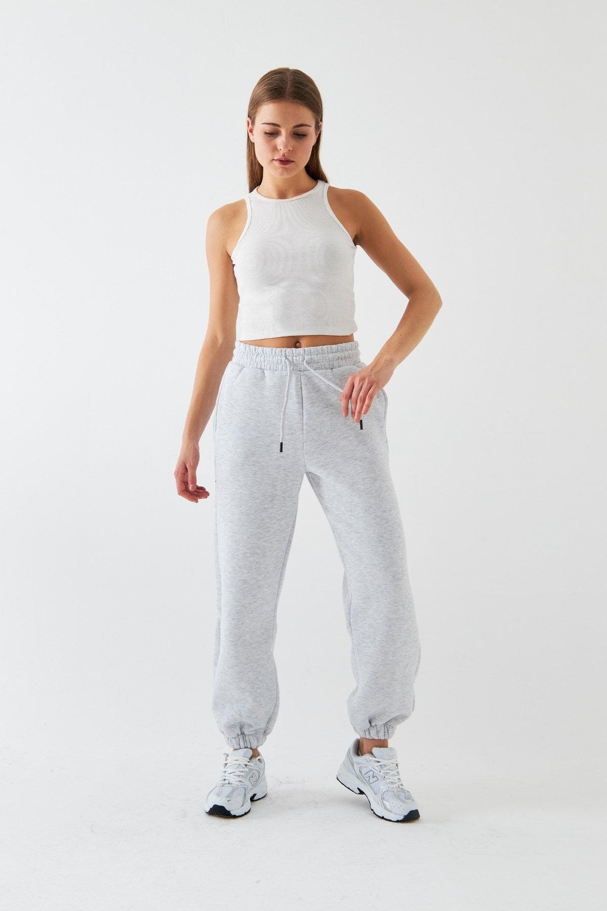 Oversize Unisex Eşofman Altı Gri Melanj – 3 İplik Şardonlu, Paça-Bel Lastikli, Cepli, Rahat Kesim