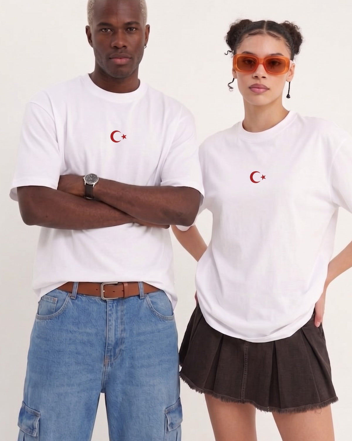 Unisex Oversize Tişört Legend of Türkiye Baskılı Beyaz – Bisiklet Yaka, Rahat Kalıp, %100 Pamuk