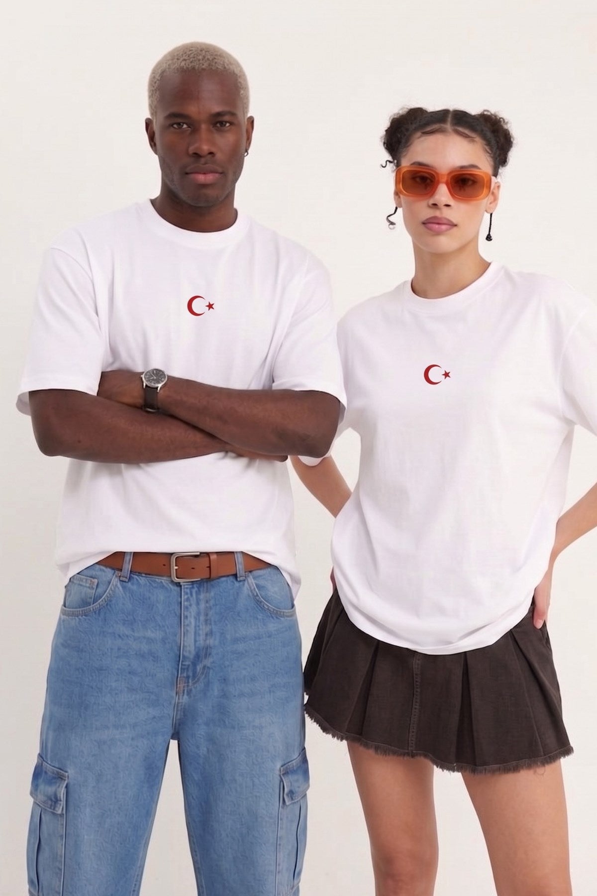 Unisex Oversize Tişört Legend of Türkiye Baskılı Beyaz – Bisiklet Yaka, Rahat Kalıp, %100 Pamuk