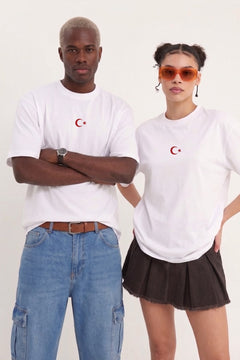 Unisex Oversize Tişört Legend of Türkiye Baskılı Beyaz – Bisiklet Yaka, Rahat Kalıp, %100 Pamuk