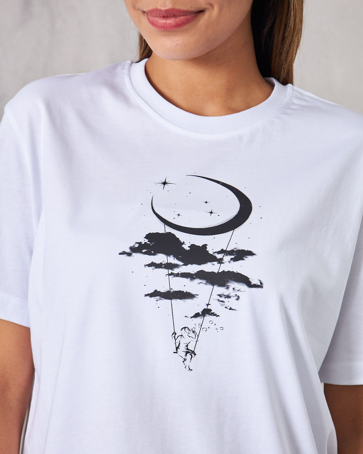 Ayda Sallanan Kadın Tasarım Baskılı Beyaz Kadın T-Shirt 