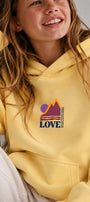Kız Çocuk Oversize Hoodie Love Mount Baskılı Sarı – Kapüşonlu, Cepli, 3 İplik Polar