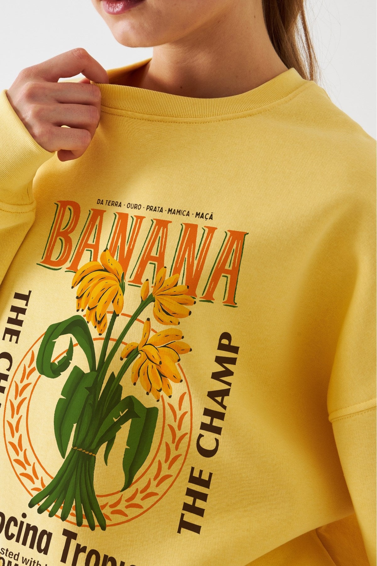 Kadın Oversize Sweatshirt Banana Tropical Baskılı Sarı – Bisiklet Yaka, 3 İplik Şardonlu Polar