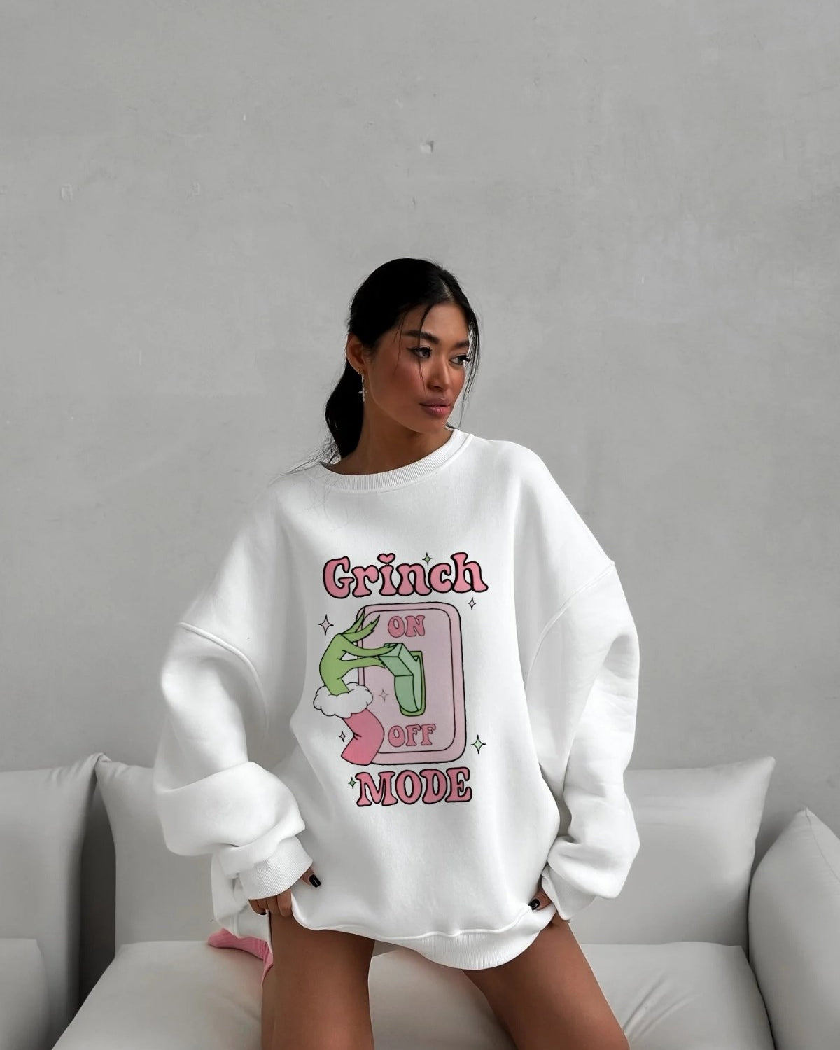Kadın Oversize Sweatshirt Elbise Grinch Mode Baskılı Beyaz – Bisiklet Yaka, 3 İplik Şardonlu Polar