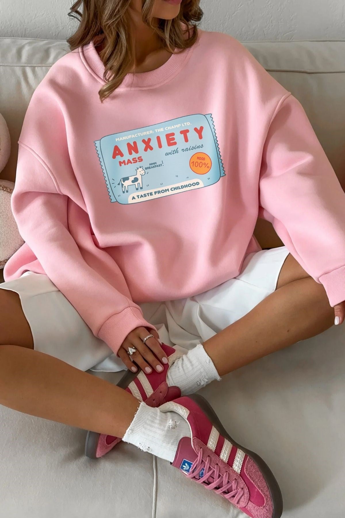 Kadın Oversize Sweatshirt Elbise Anxiety Bar Baskılı Pembe – Bisiklet Yaka, 3 İplik Şardonlu Polar