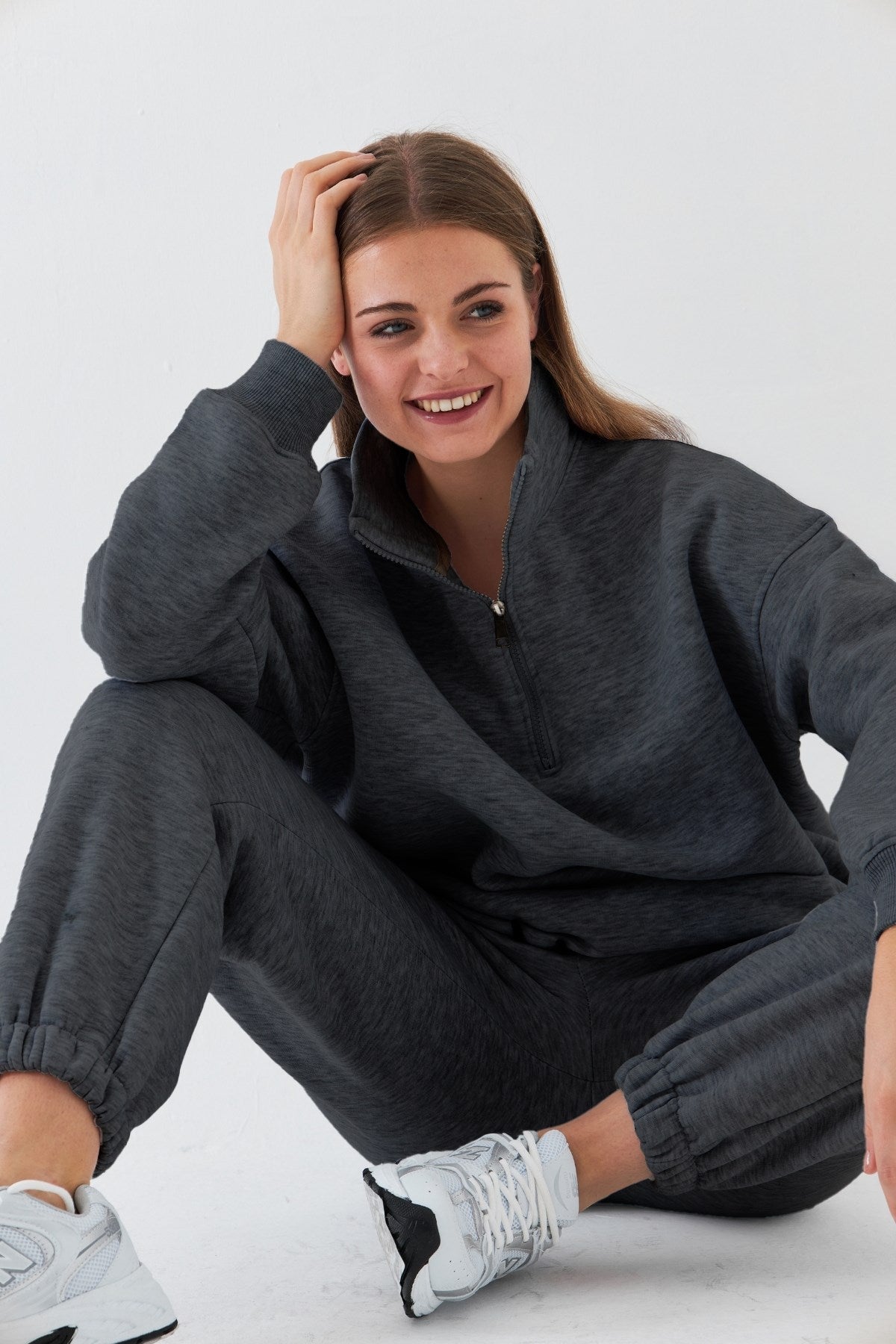 Unisex Oversize Eşofman Takımı Basic Füme Melanj – Fermuarlı Dik Yaka, Lastikli Paça, 3 İplik Polar