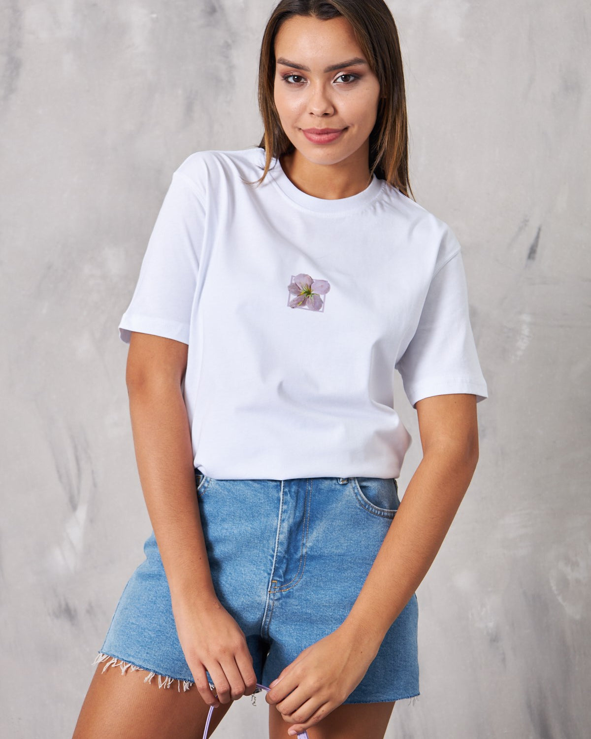 Çiçek Temalı Tasarım Baskılı Beyaz Kadın T-Shirt