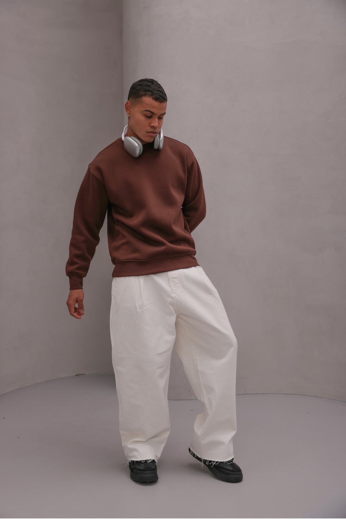 Erkek Oversize Sweatshirt Basic Kahverengi – Bisiklet Yaka, 3 İplik Şardonlu Polar